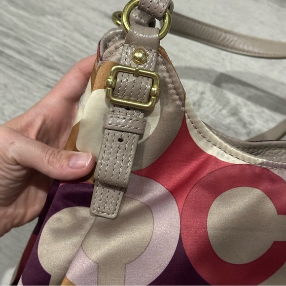 Coach Madison Graphic Op Art Maggie Bag - Picture 4 of 16